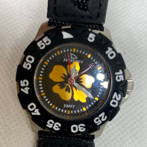 Freestyle Flower Watch Rotating Bezel two tone 32mm round up to 7”  running - Picture 2 of 9